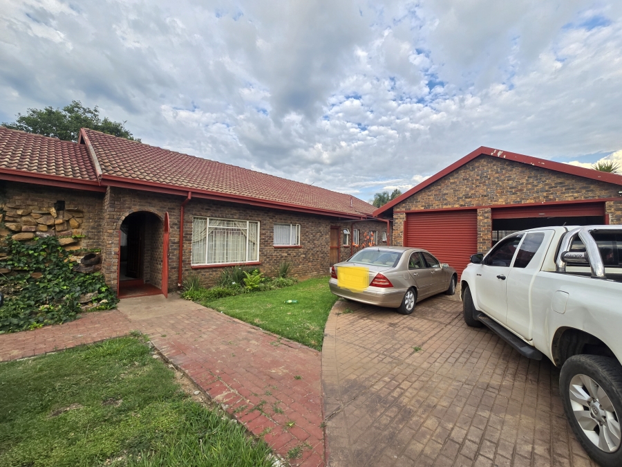 3 Bedroom Property for Sale in Bester Gauteng