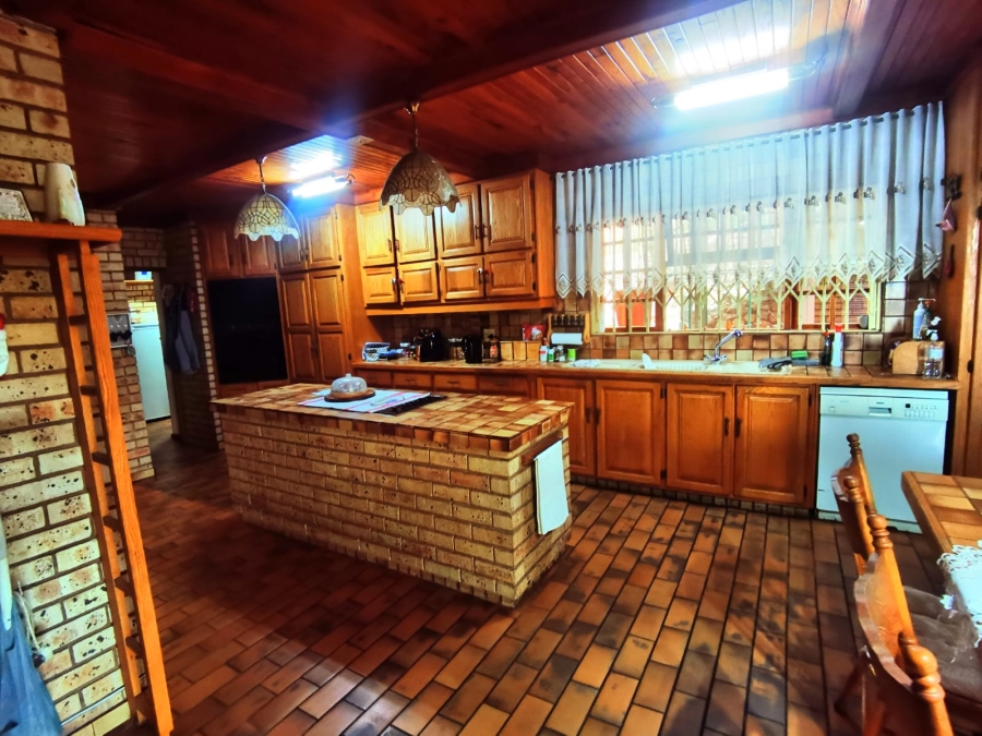 5 Bedroom Property for Sale in Magalieskruin Gauteng