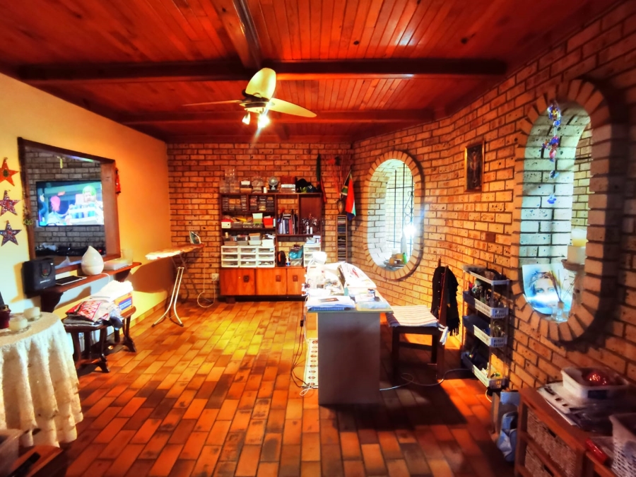 5 Bedroom Property for Sale in Magalieskruin Gauteng