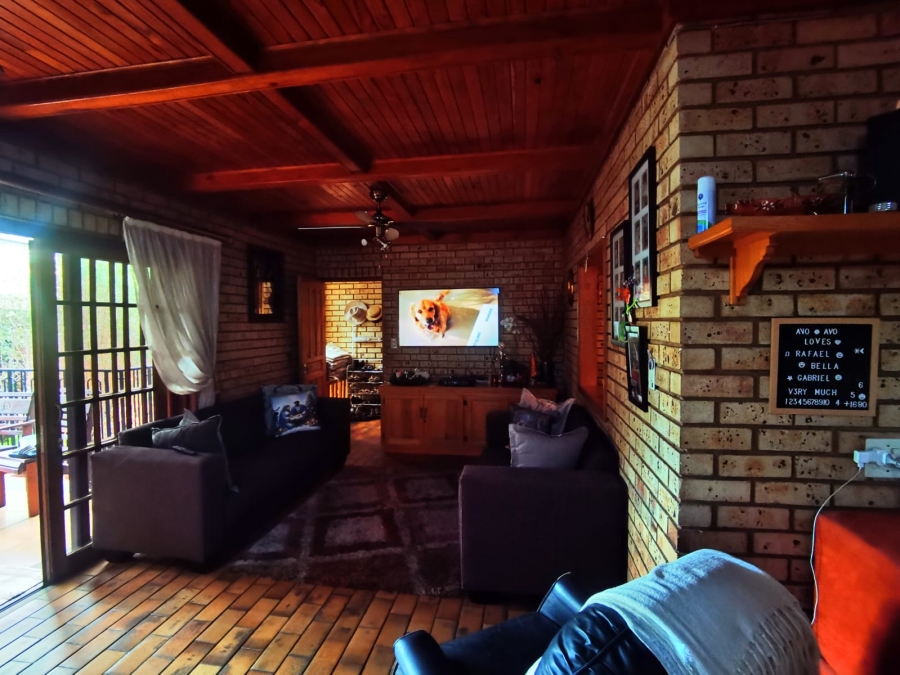 5 Bedroom Property for Sale in Magalieskruin Gauteng