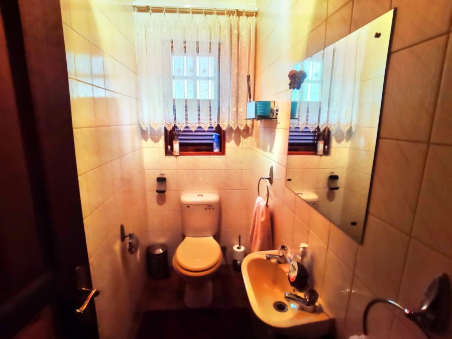 5 Bedroom Property for Sale in Magalieskruin Gauteng