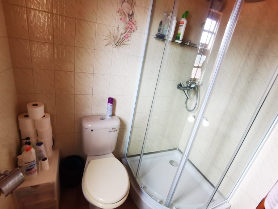 5 Bedroom Property for Sale in Magalieskruin Gauteng