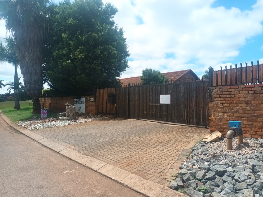 2 Bedroom Property for Sale in Hesteapark Gauteng
