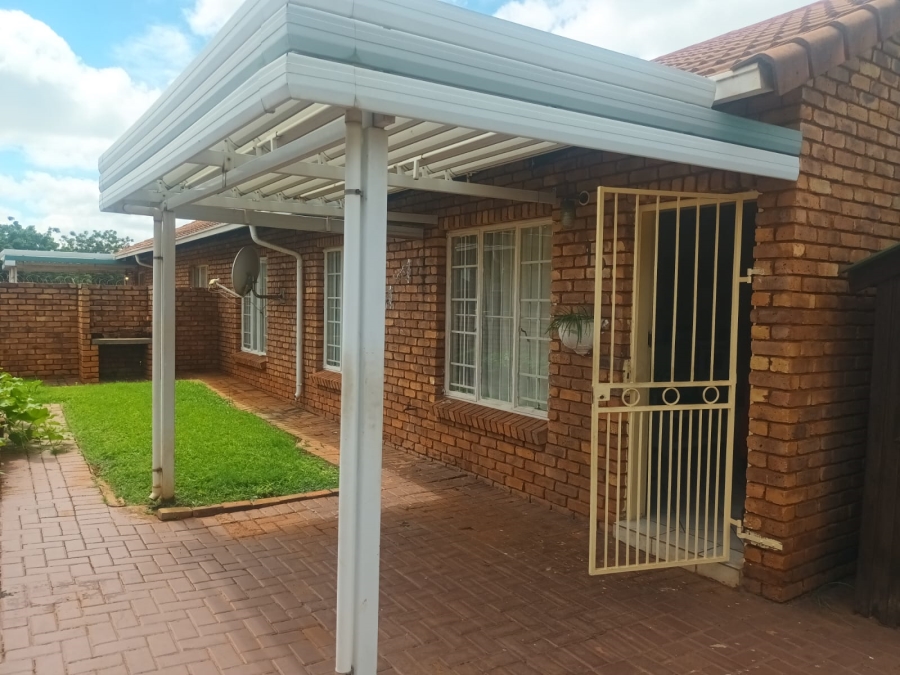 2 Bedroom Property for Sale in Hesteapark Gauteng