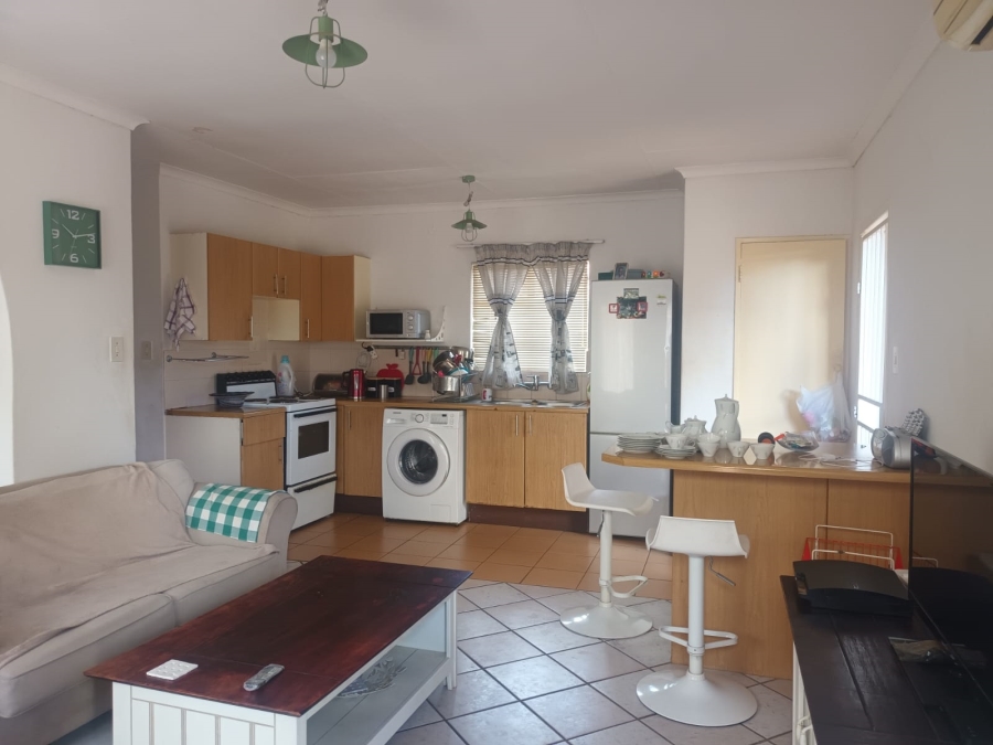 2 Bedroom Property for Sale in Hesteapark Gauteng