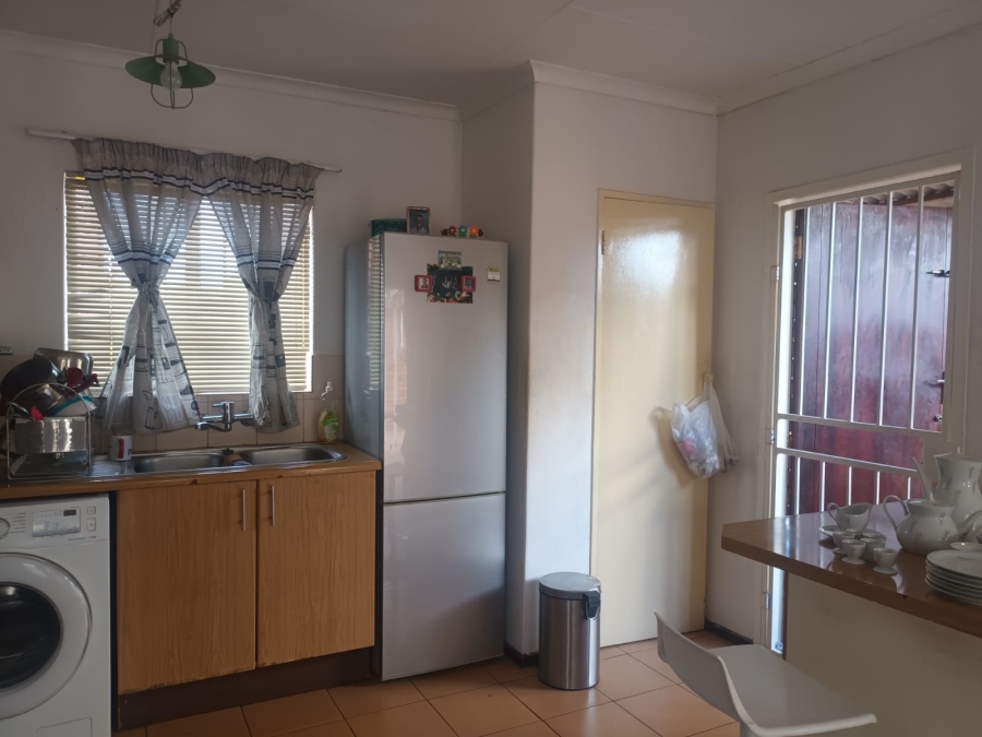 2 Bedroom Property for Sale in Hesteapark Gauteng