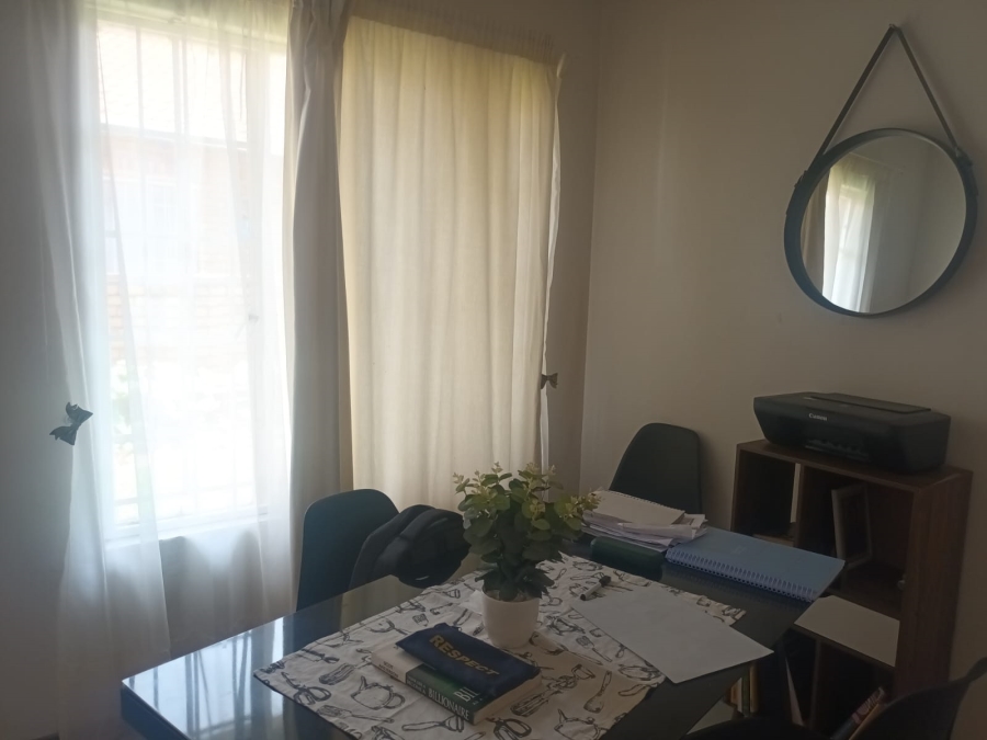 2 Bedroom Property for Sale in Hesteapark Gauteng