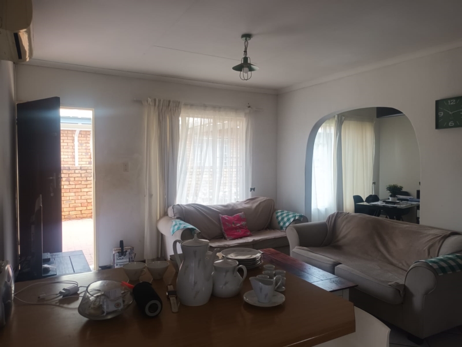 2 Bedroom Property for Sale in Hesteapark Gauteng