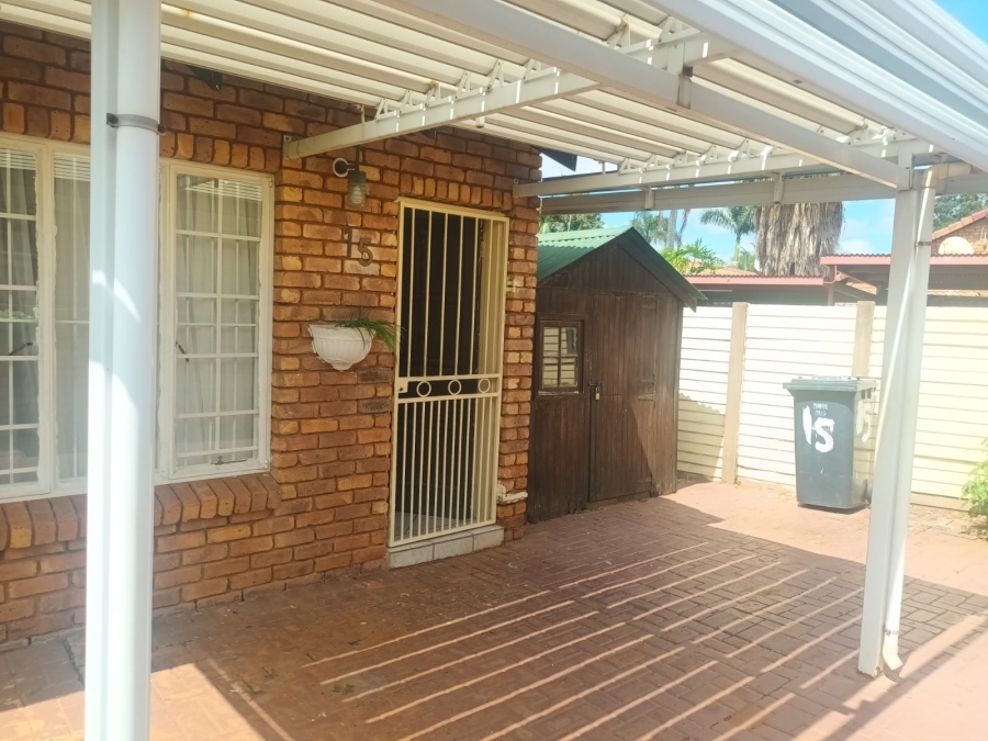 2 Bedroom Property for Sale in Hesteapark Gauteng