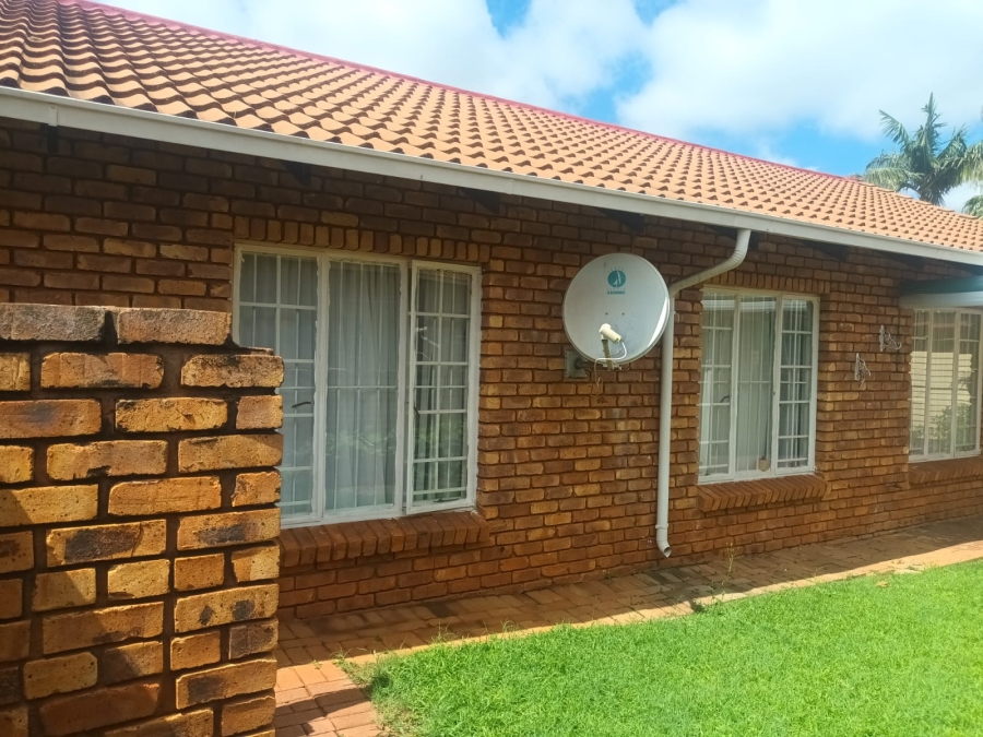 2 Bedroom Property for Sale in Hesteapark Gauteng