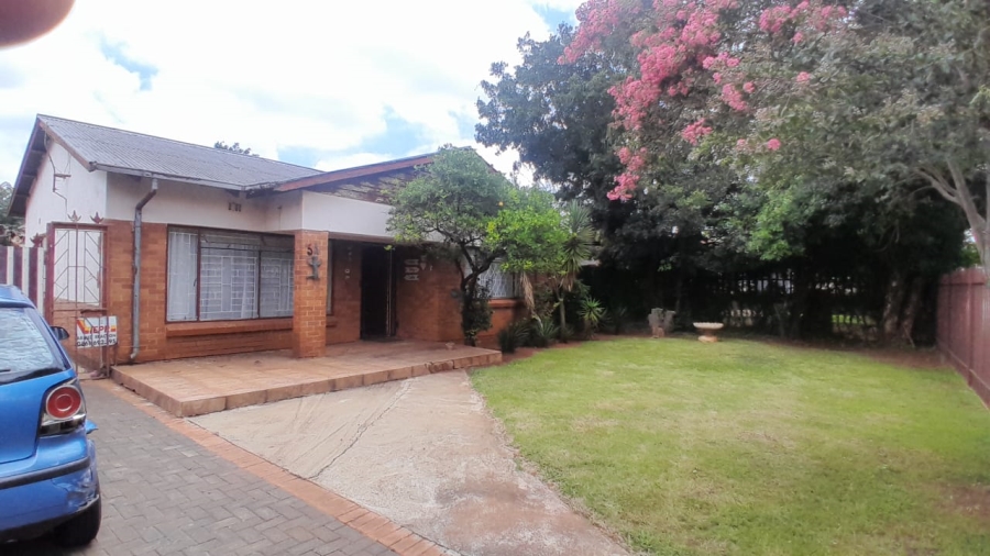 3 Bedroom Property for Sale in Westonaria Gauteng