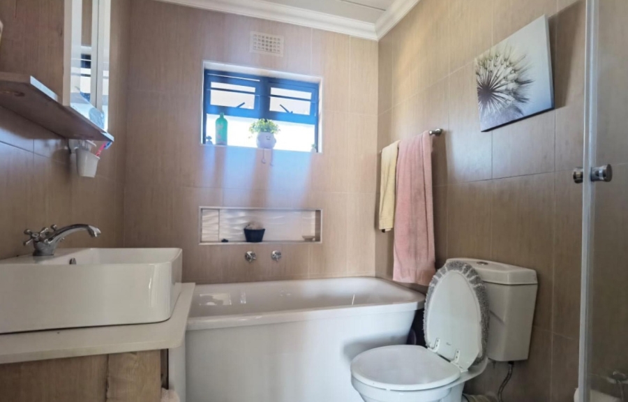 2 Bedroom Property for Sale in Kameeldrift East Gauteng