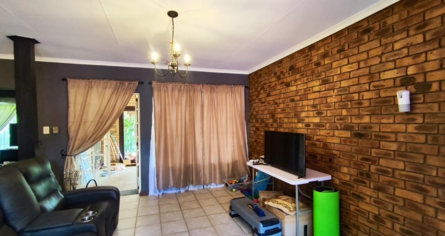4 Bedroom Property for Sale in Selcourt Gauteng