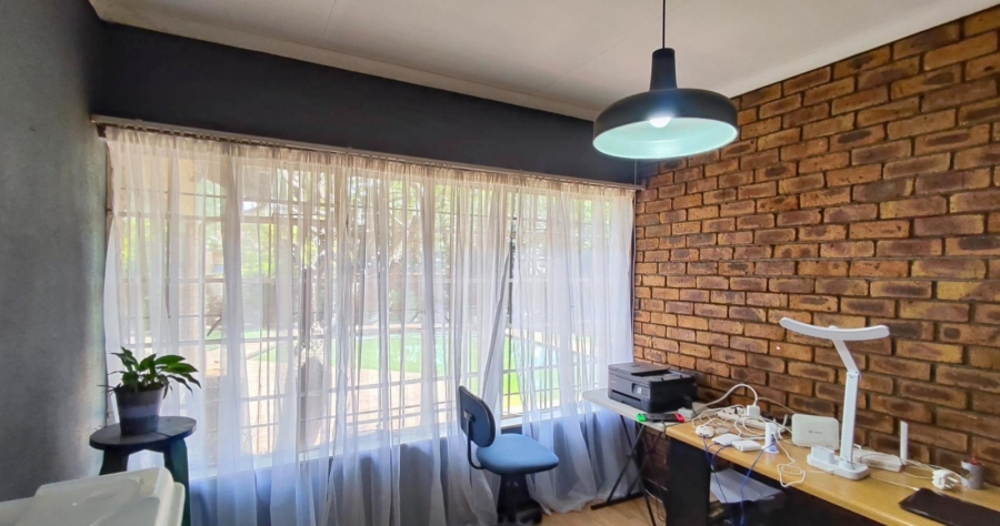 4 Bedroom Property for Sale in Selcourt Gauteng