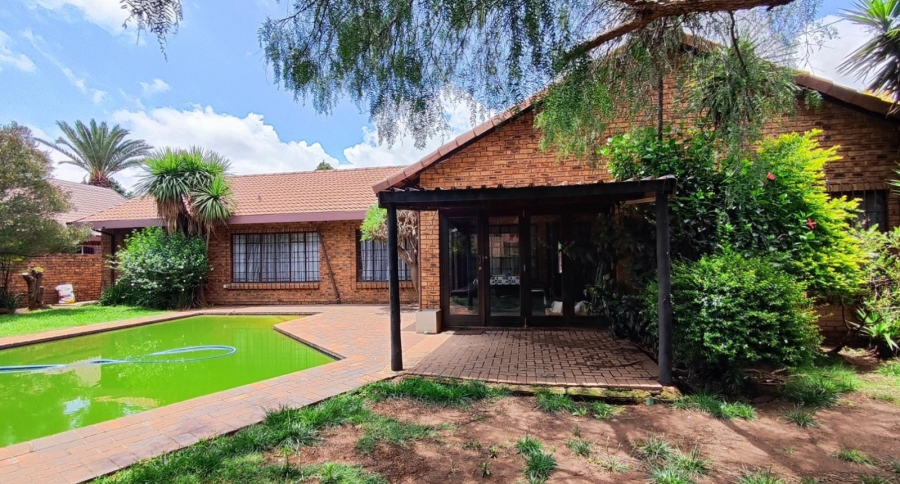 4 Bedroom Property for Sale in Selcourt Gauteng