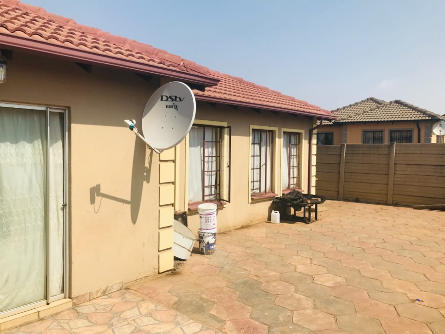 3 Bedroom Property for Sale in Lotus Gardens Gauteng