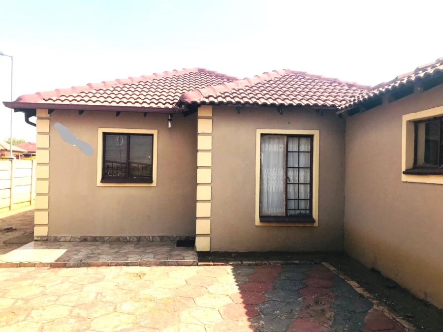3 Bedroom Property for Sale in Lotus Gardens Gauteng