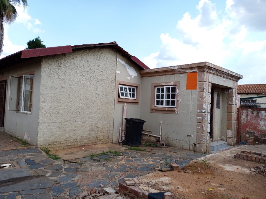 2 Bedroom Property for Sale in Nellmapius Gauteng