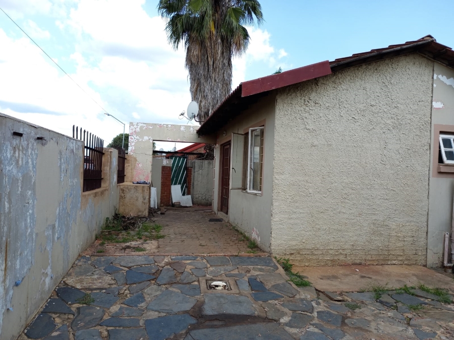 2 Bedroom Property for Sale in Nellmapius Gauteng