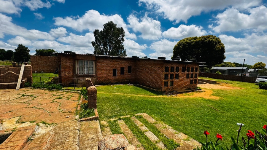 4 Bedroom Property for Sale in Vleikop A H Gauteng