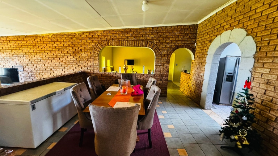 4 Bedroom Property for Sale in Vleikop A H Gauteng