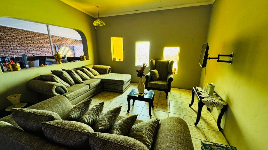 4 Bedroom Property for Sale in Vleikop A H Gauteng