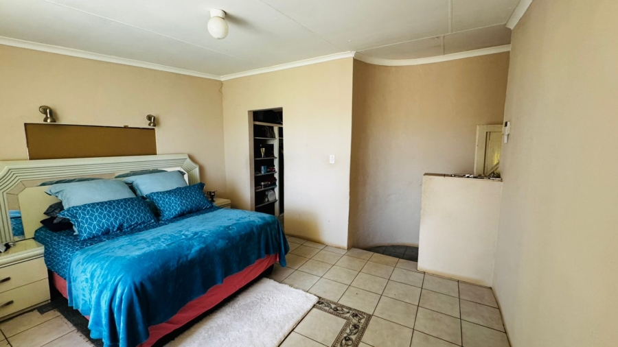 4 Bedroom Property for Sale in Vleikop A H Gauteng