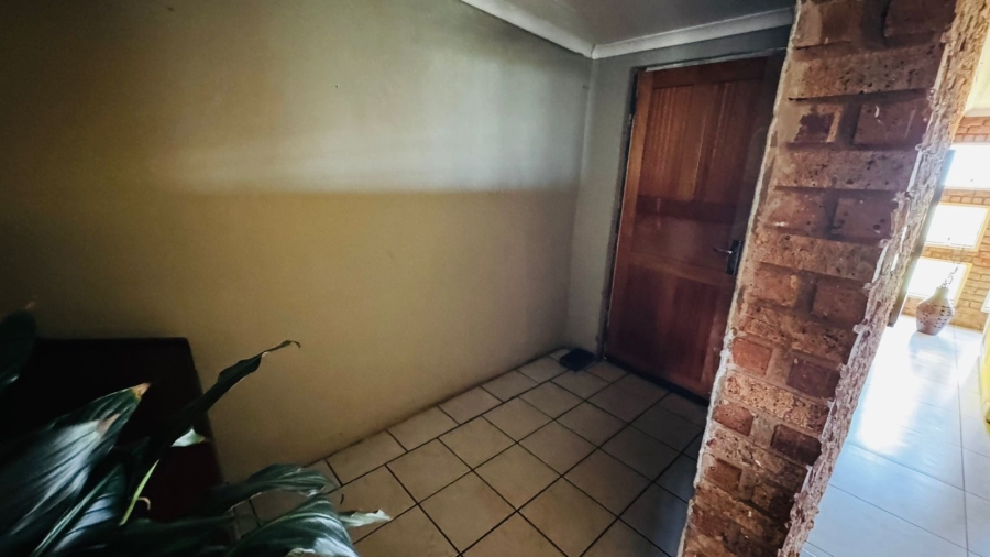 4 Bedroom Property for Sale in Vleikop A H Gauteng