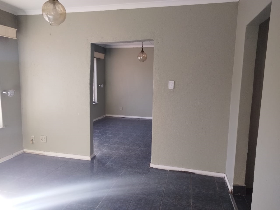 4 Bedroom Property for Sale in Birchleigh North Gauteng