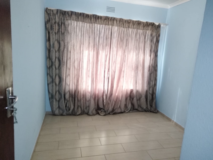 4 Bedroom Property for Sale in Birchleigh North Gauteng