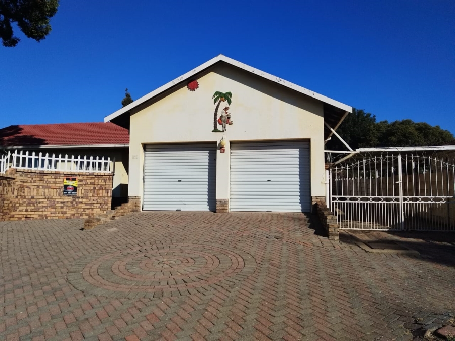 4 Bedroom Property for Sale in Birchleigh North Gauteng