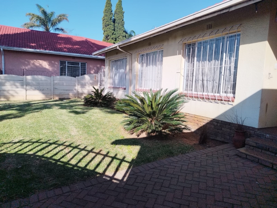 4 Bedroom Property for Sale in Birchleigh North Gauteng