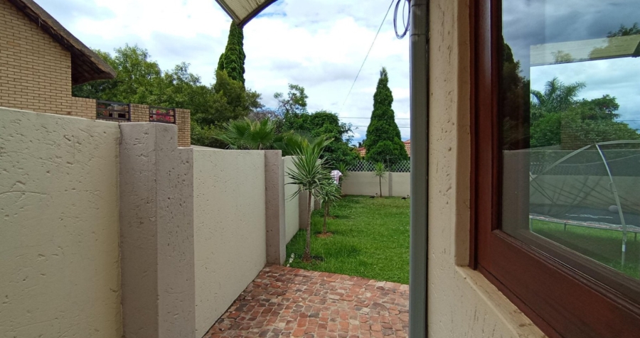 5 Bedroom Property for Sale in Moreleta Park Gauteng