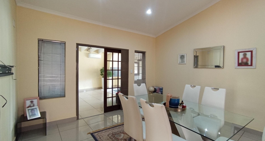 5 Bedroom Property for Sale in Moreleta Park Gauteng