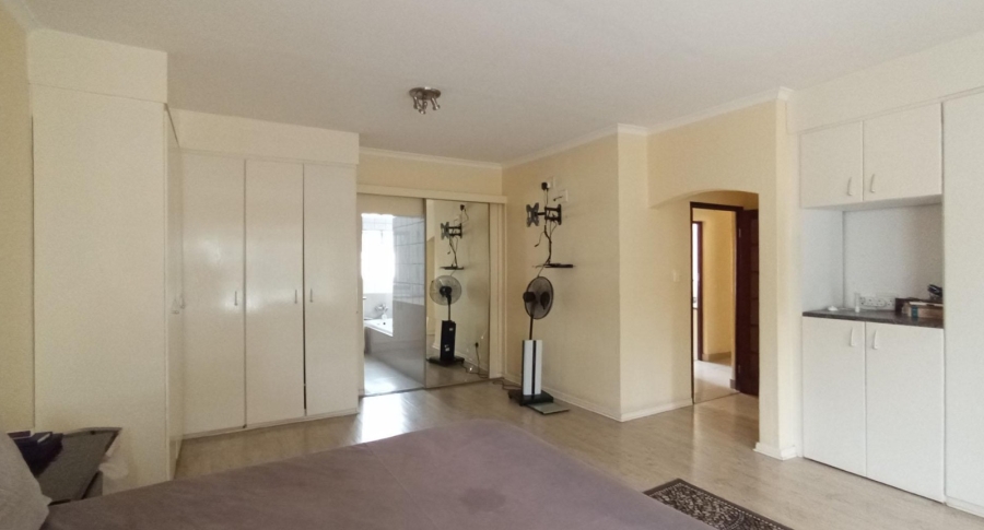 5 Bedroom Property for Sale in Moreleta Park Gauteng