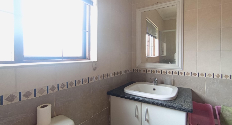 5 Bedroom Property for Sale in Moreleta Park Gauteng