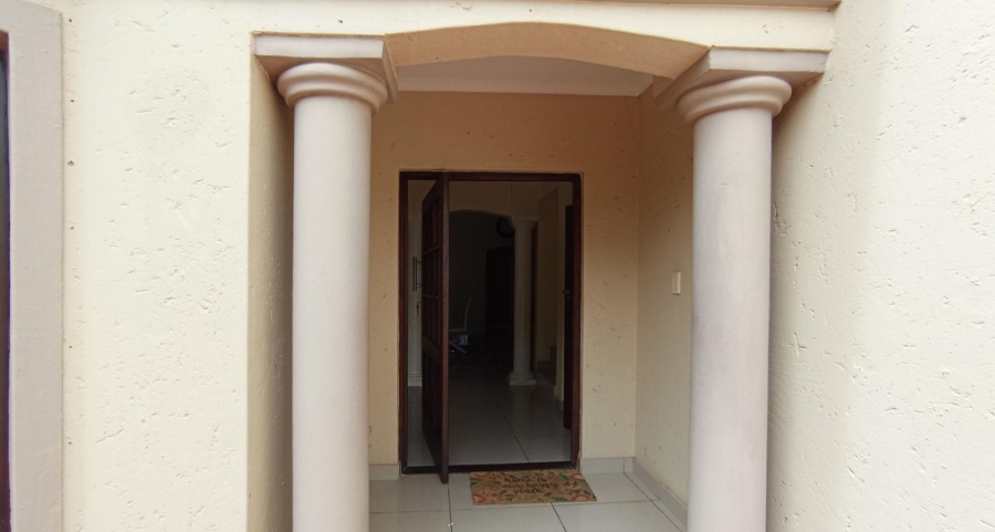 5 Bedroom Property for Sale in Moreleta Park Gauteng