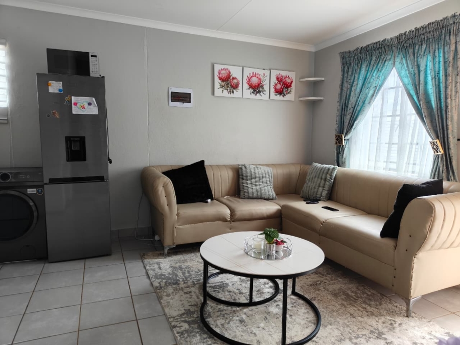 2 Bedroom Property for Sale in Roodeplaat Gauteng