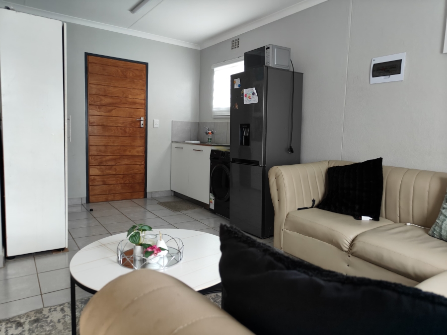 2 Bedroom Property for Sale in Roodeplaat Gauteng