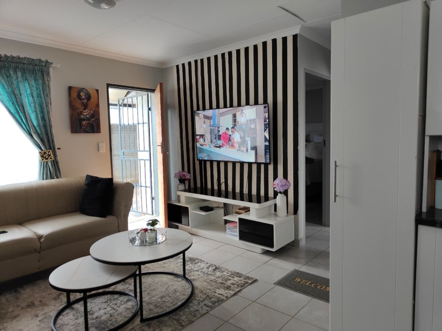 2 Bedroom Property for Sale in Roodeplaat Gauteng