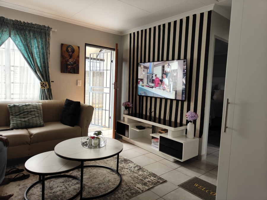 2 Bedroom Property for Sale in Roodeplaat Gauteng