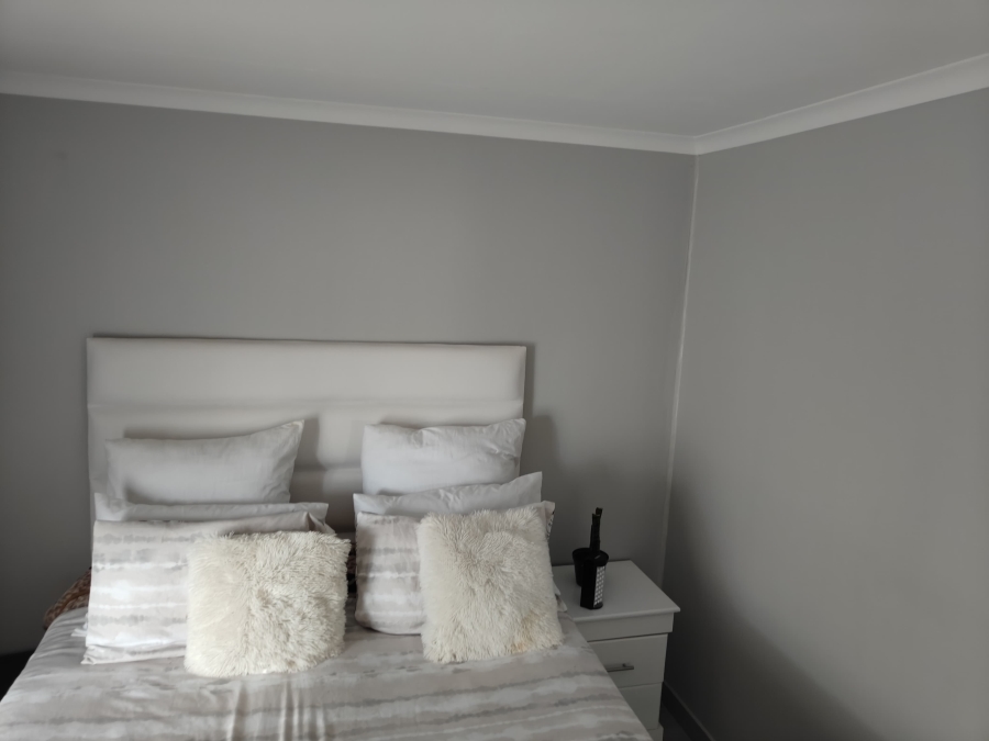 2 Bedroom Property for Sale in Roodeplaat Gauteng