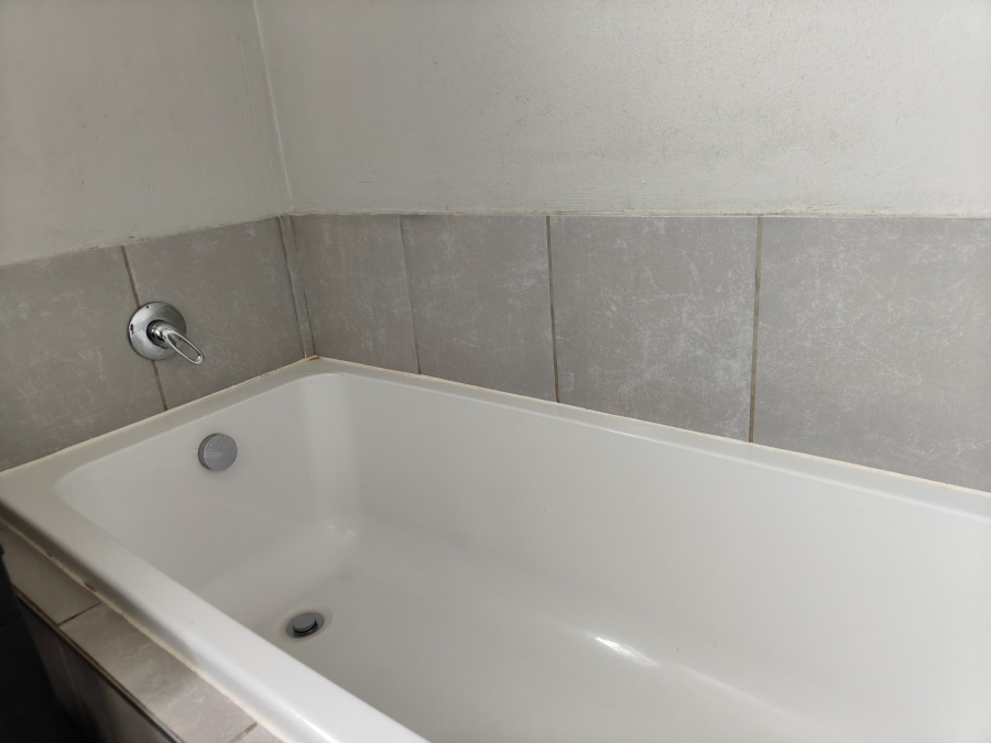 2 Bedroom Property for Sale in Roodeplaat Gauteng