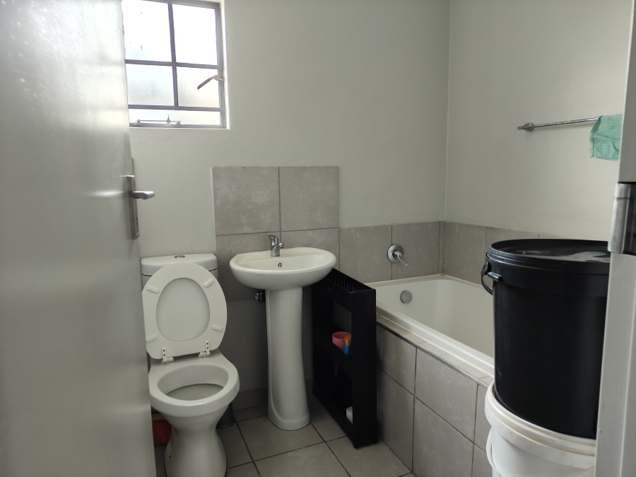 2 Bedroom Property for Sale in Roodeplaat Gauteng