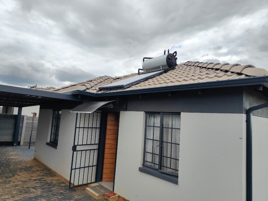 2 Bedroom Property for Sale in Roodeplaat Gauteng