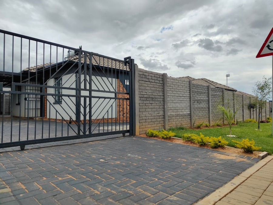 2 Bedroom Property for Sale in Roodeplaat Gauteng