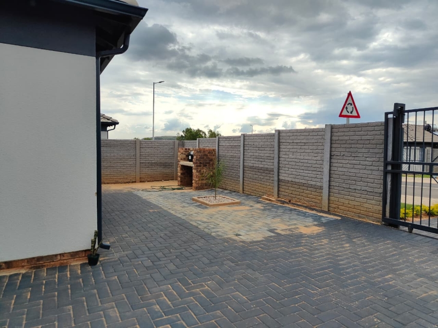 2 Bedroom Property for Sale in Roodeplaat Gauteng