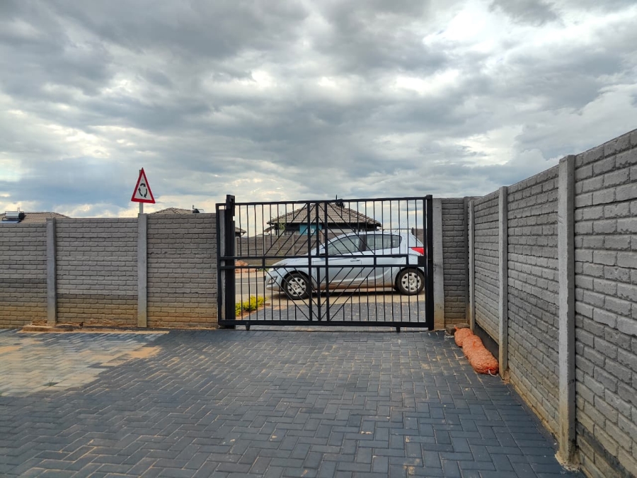 2 Bedroom Property for Sale in Roodeplaat Gauteng