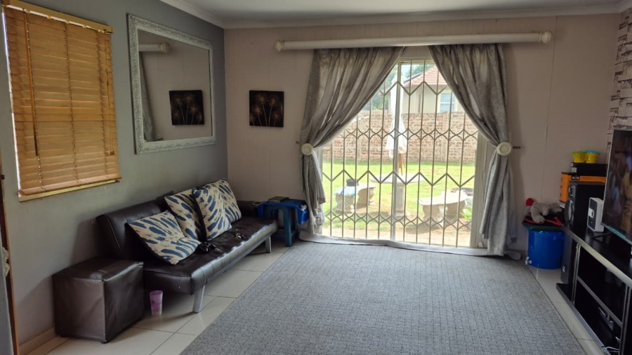 2 Bedroom Property for Sale in Cloverdene Gauteng