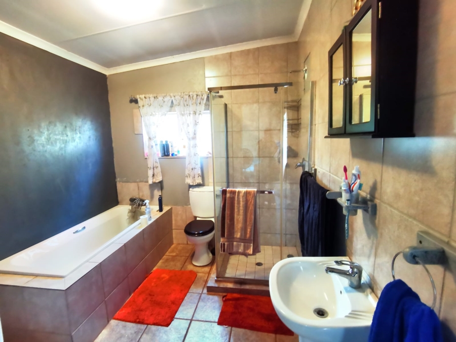 3 Bedroom Property for Sale in Sinoville Gauteng